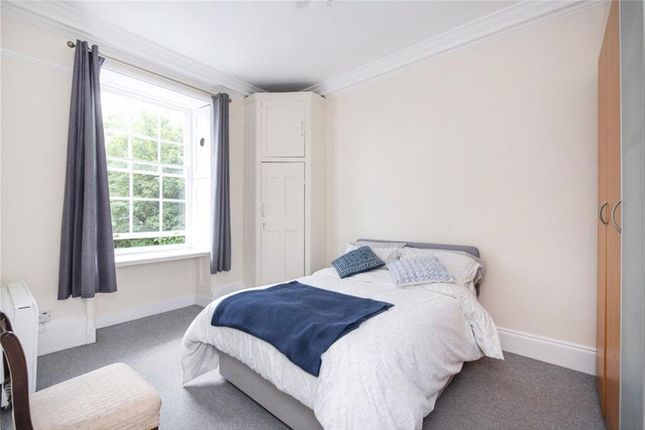 Little Ealing Lane, London photo 5