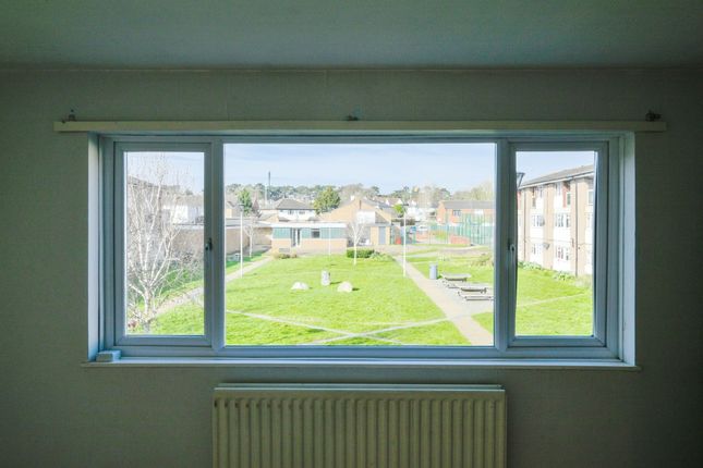 51, Macers Court, Broxbourne photo 2