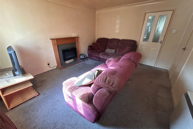 10, Ruskin Court, West Yorkshire photo 2