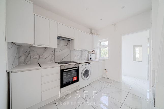 79 Finchley Road, Ipswich photo 2