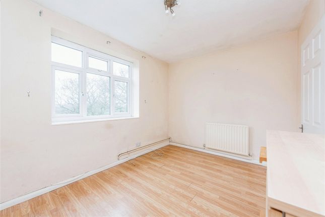 Flat for sale in Stroud Crescent, London, London