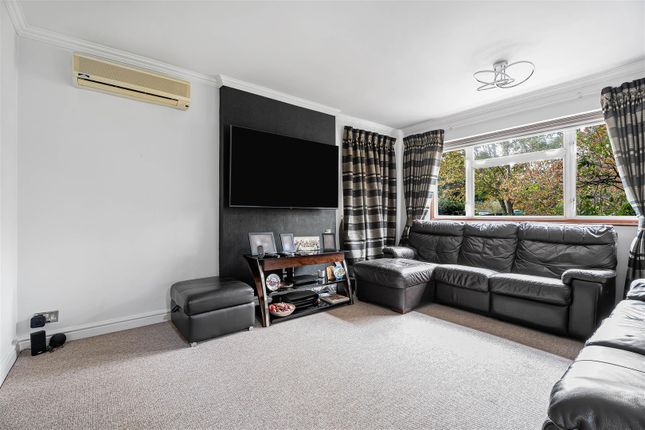 19, Craigweil Avenue, Radlett photo 4
