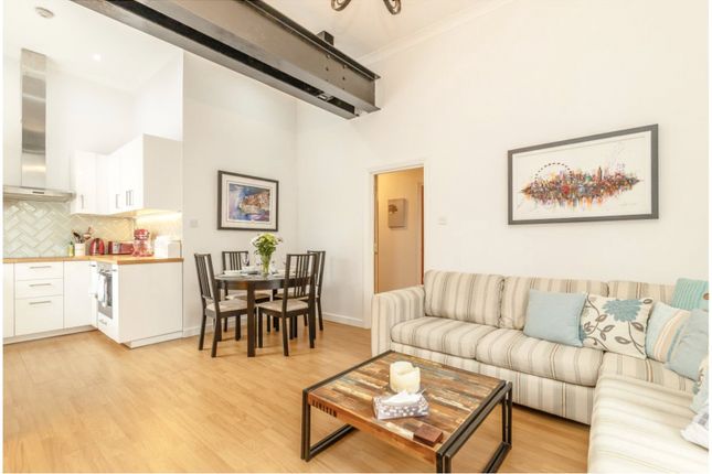 Flat to rent in Riverway House, 260 Westferry Road, London