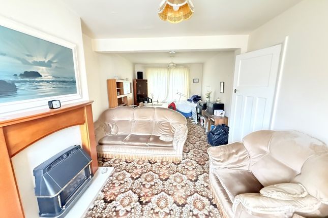 27 Etterby Lea Grove, Carlisle photo 3