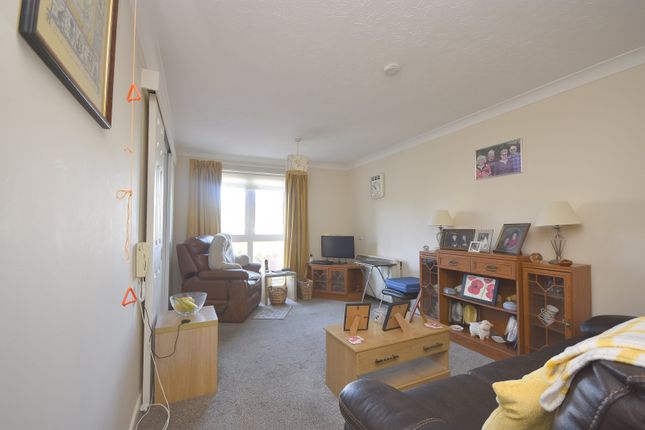 109 Queens Court, Queens Parade, Margate photo 4