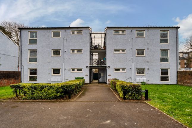 Flat for sale in Parsons Close, Portsmouth