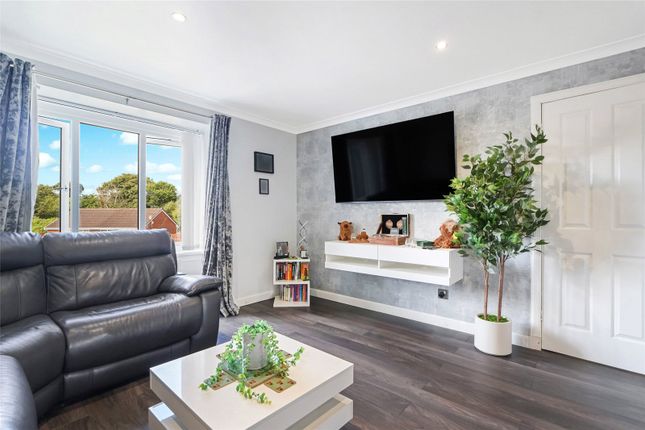 1/3, 138, Glenbuck Avenue, Glasgow City photo 3