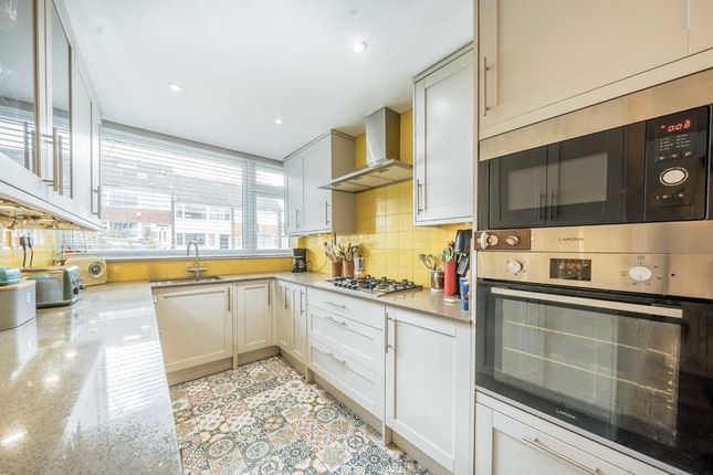 Thumbnail Property to rent in Cranford Close, London