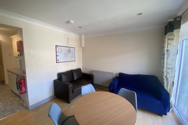 64, Beechtree Avenue, Egham photo 3