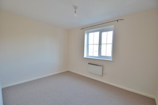 End terrace house to rent in Radley Close, Hedge End, Southampton
