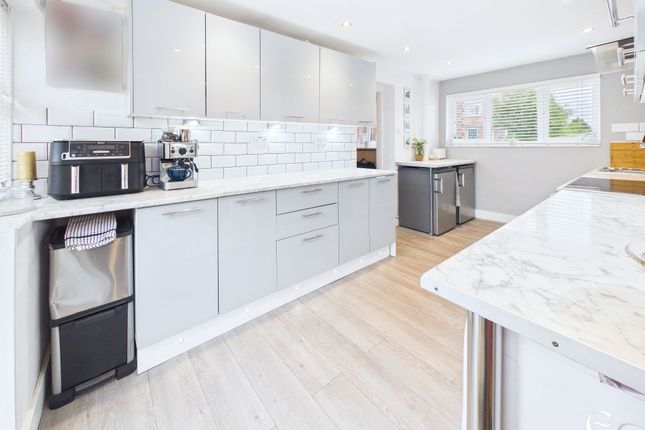 2 Willoughby Road, Stamford photo 4