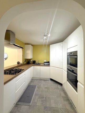 25, Catherine Drive, Sunbury-on-Thames photo 5