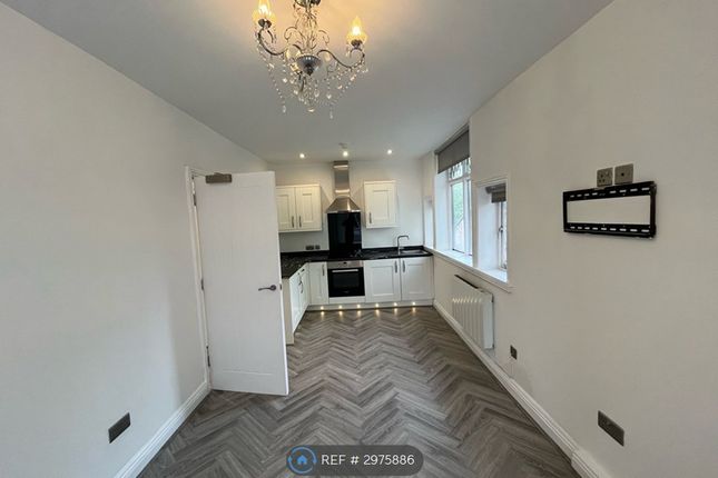 Flat, AD Gateacre Brow, Liverpool photo 2