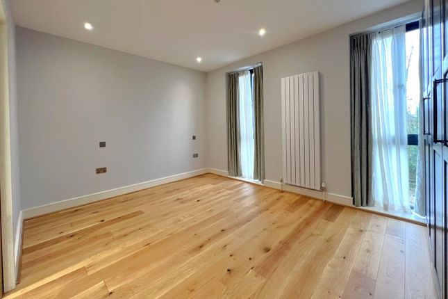 Property to rent in Canalside Mews, Woking