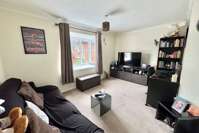 29, Ladygrove Drive, Guildford photo 2