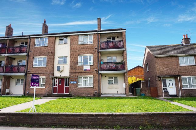 Thumbnail Flat for sale in Ffordd Powell, Wrexham