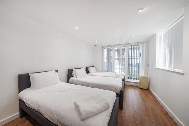 6, Coral Apartments, Royal Victoria Dock photo 4