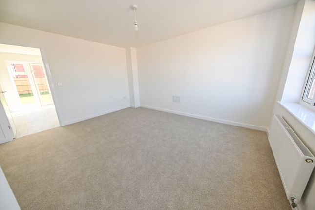 7 Kent Road, Waterlooville photo 3