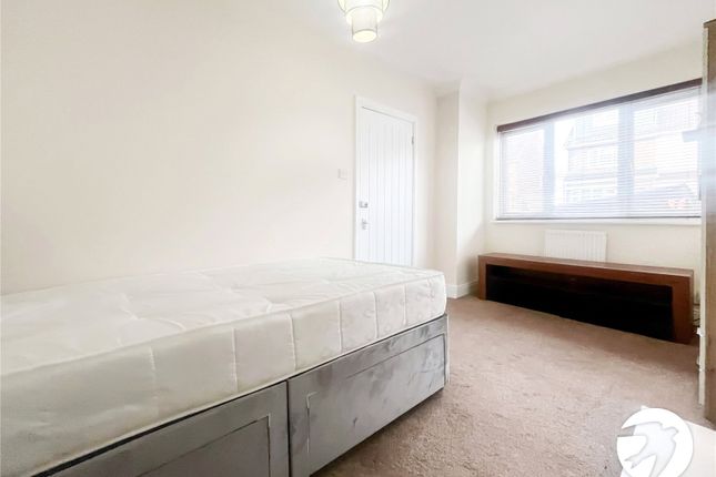 Room 2, 80, Tonge Road, Kent photo 4