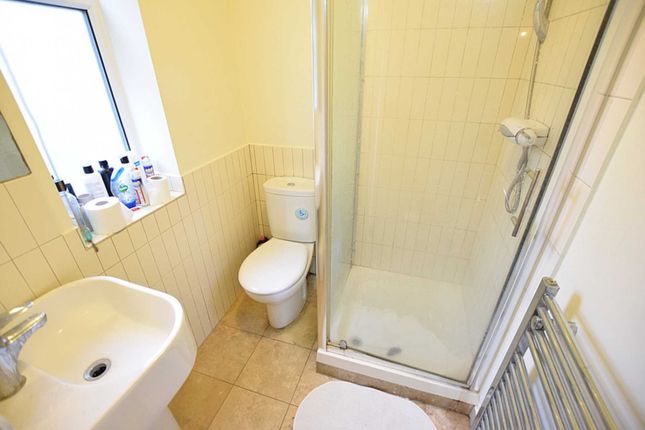 Room to rent in Cumberland Road, 3, Reading