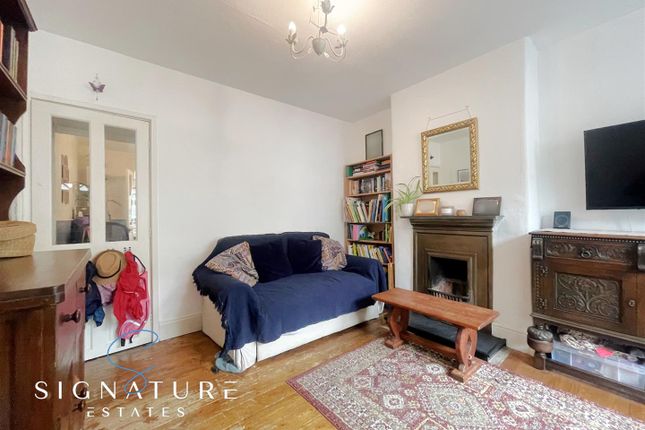 Terraced house for sale in Shaftesbury Road, Watford