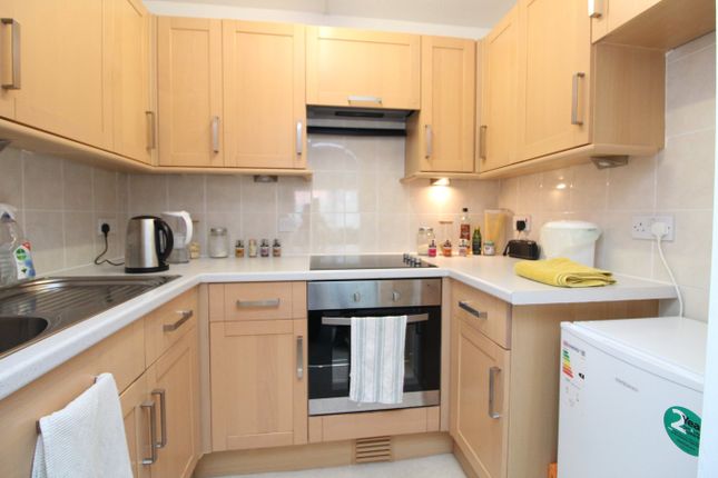 18 Homewood House, Milford Road, Lymington photo 2