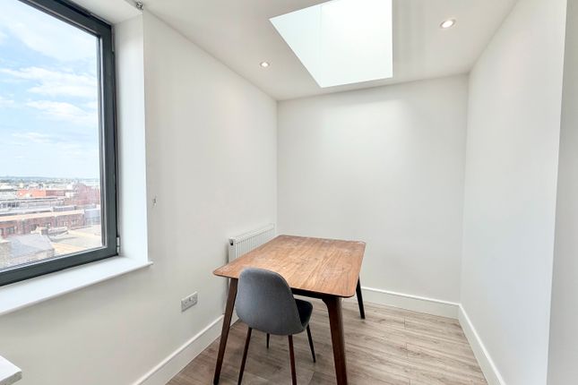 Flat 13 Sapphire Court, 20, Clements Lane, Ilford photo 4