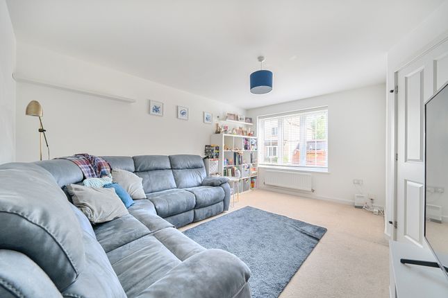 3, Greensand Place, Godalming photo 4