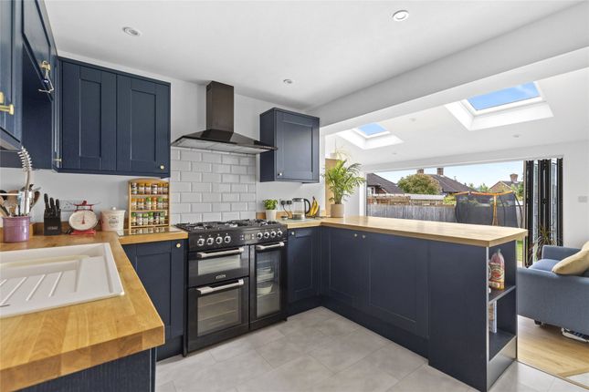 52, Whitfield Road, Surrey photo 2