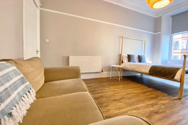 Flat to rent in Cranworth Street, Glasgow