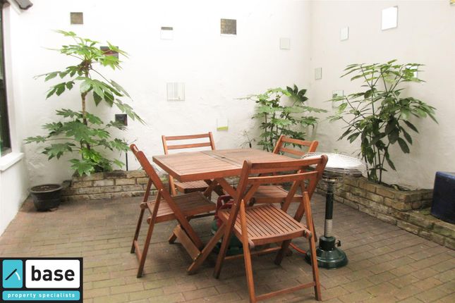 Thumbnail Flat to rent in Temple Court, 52 Rectory Square, London