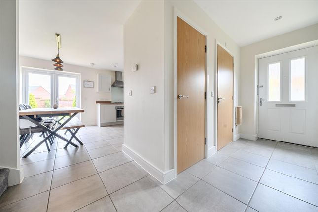1, Sutherland Lane, Bedford photo 4