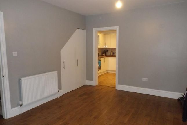 Thumbnail Semi-detached house to rent in Upton Road, Slough