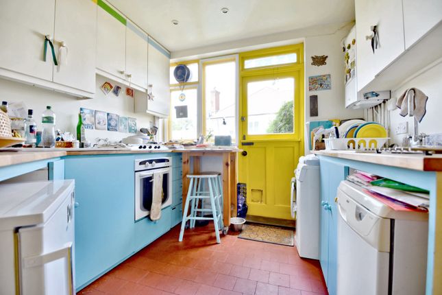 Lyndale Avenue, Childs Hill, London photo 4