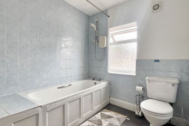 Room 1, 61, Worcester Street, Gloucester photo 4