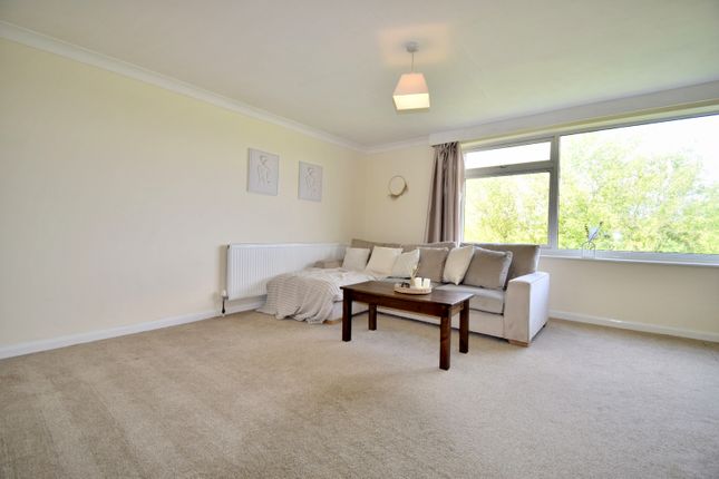 20 Stonehill Court, Leicester photo 3