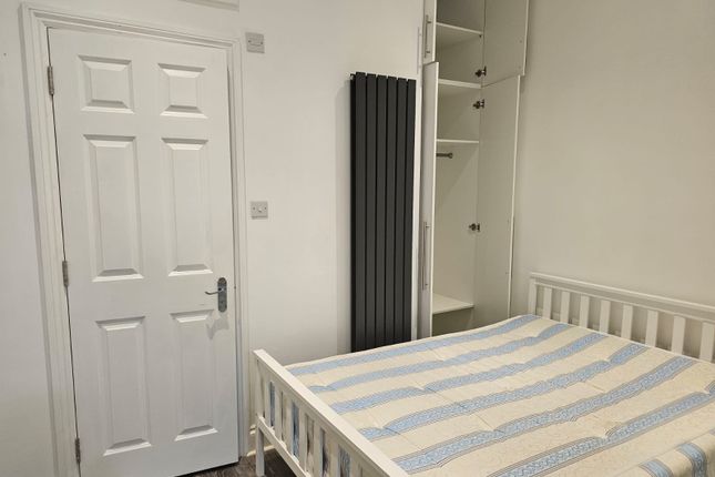 Studio to rent in Russell Road, London