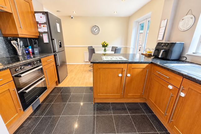 Sherwood Drive, Brierley Hill photo 4