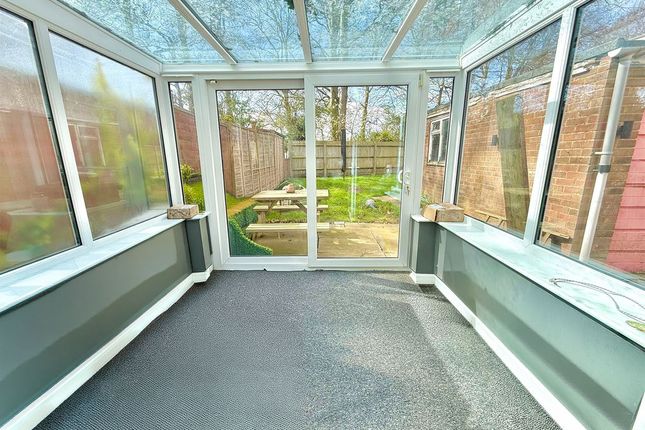 37, Cookfield Close, Dunstable photo 4