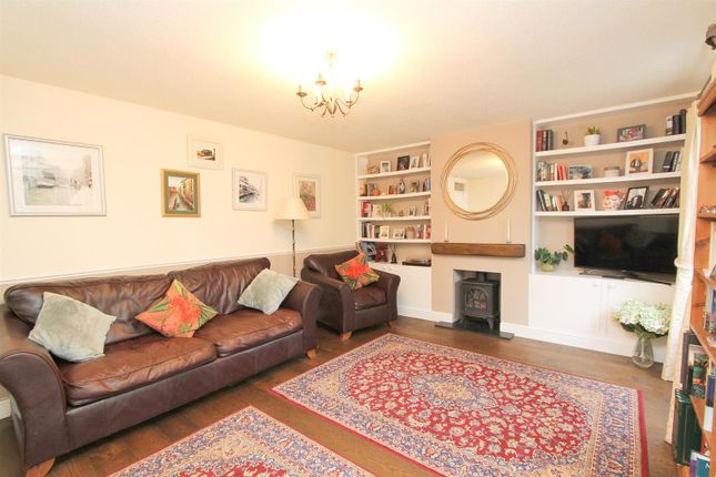Terraced house for sale in Hillcroome Road, Sutton