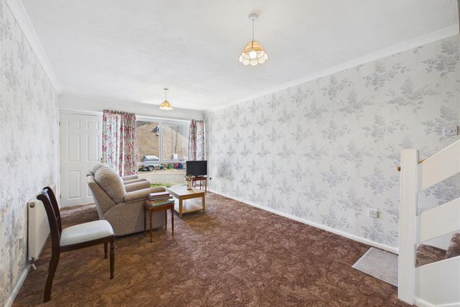 13, Ennerdale Close, Dronfield photo 2