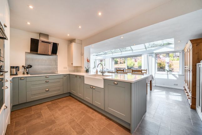 10, Bentley Close, Winchester photo 3