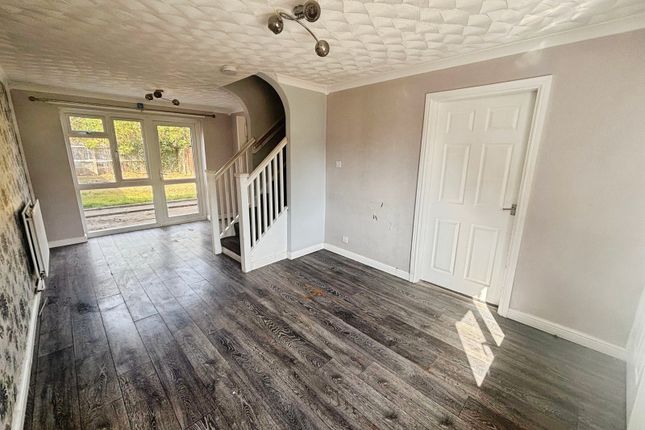 41, Sandown Drive, Wolverhampton photo 3