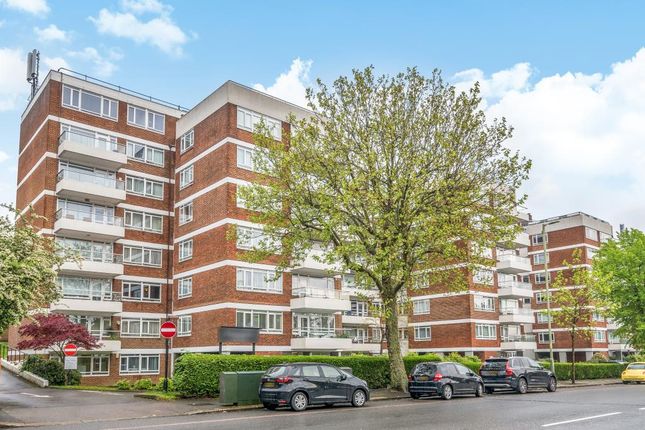 Flat for sale in Regents Park Road, Finchley