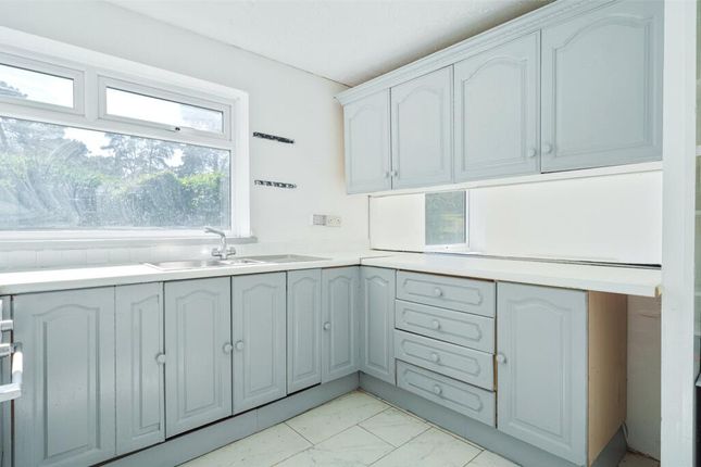 22, Shaftesbury Close, Bracknell photo 2