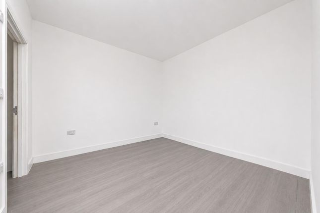 Flat 9, 17-23, Market Street, Guildford photo 3