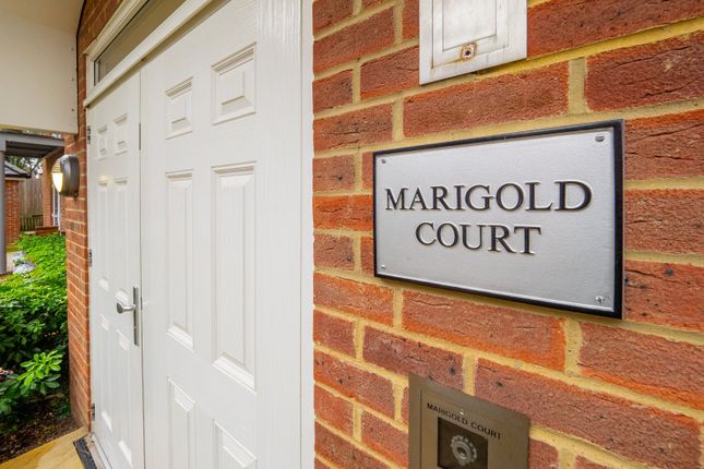 Flat 11,, Marigold Court, Carshalton photo 2