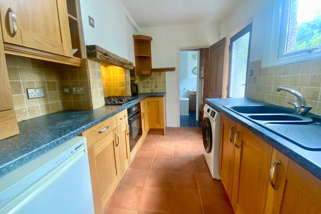32B, Hook Road, Epsom photo 3