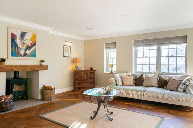 Woodside, Dell Road, Finchampstead photo 4