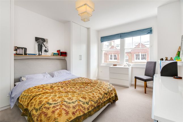 Flat for sale in Vera Road, Fulham